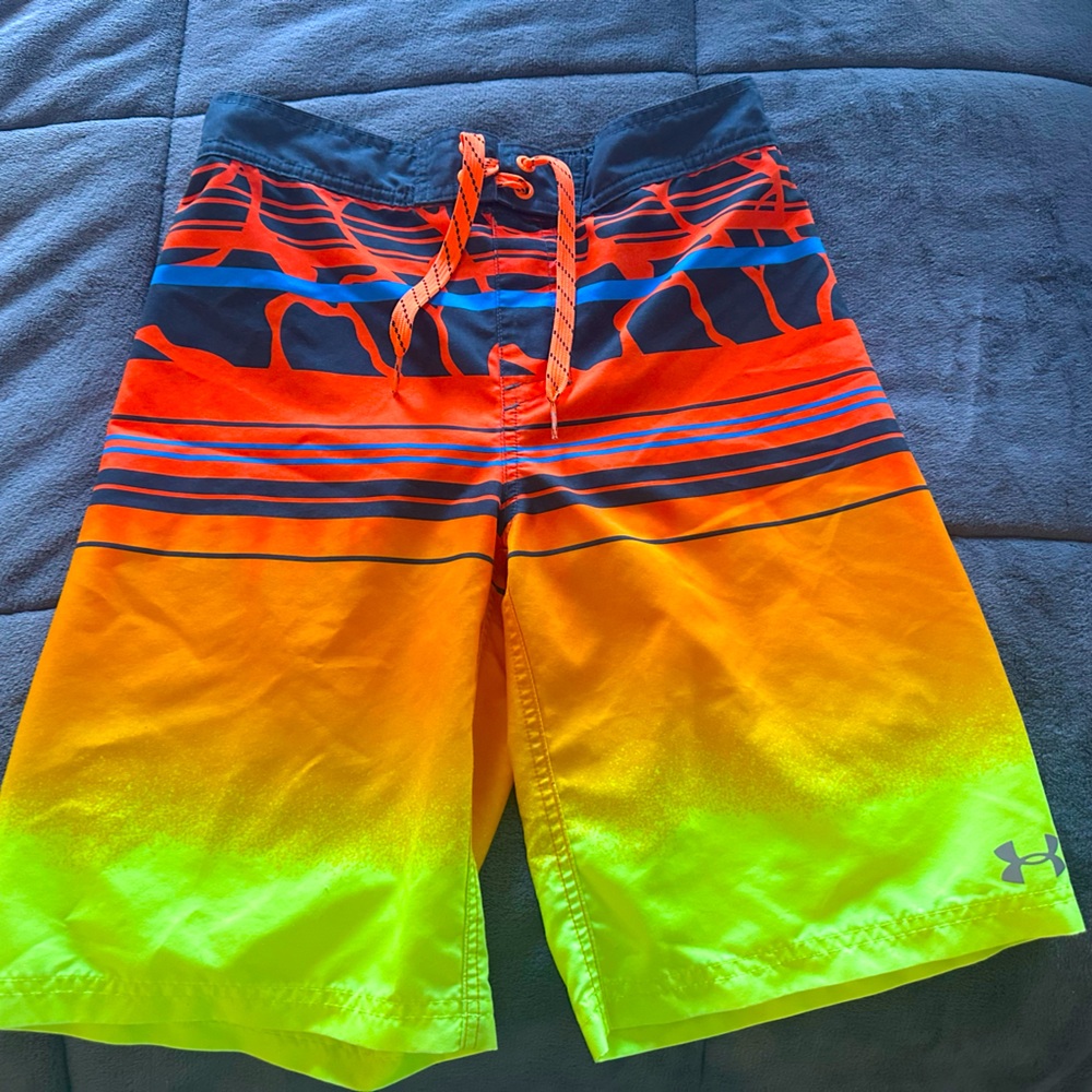 Under Armour Boys Swim Trunks size large
Barely Used